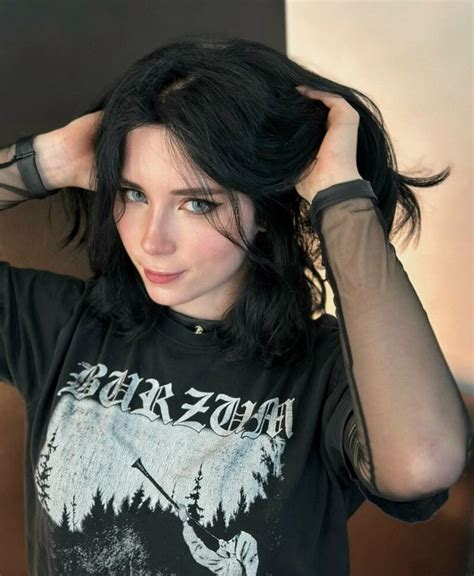 Sweetie Fox Biography, Age, Height, Wiki, Career, Pics .